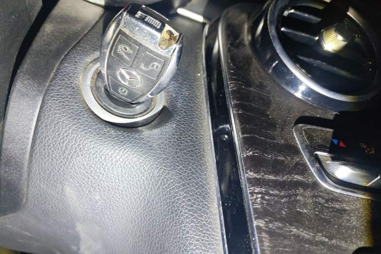 Used Mercedes-Benz C-Class 2015 Revised C 200 L Sport Edition Vehicle Key