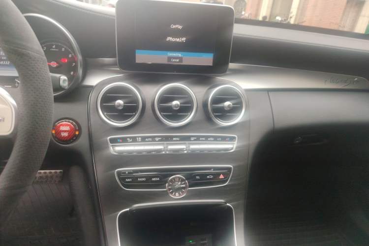 Used Mercedes-Benz C-Class 2015 Revised C 200 L Sport Edition Audio And AC Panel