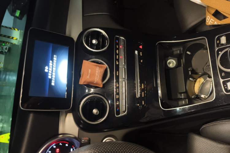 Used Mercedes-Benz C-Class 2015 C 200 Sport Edition Audio And AC Panel