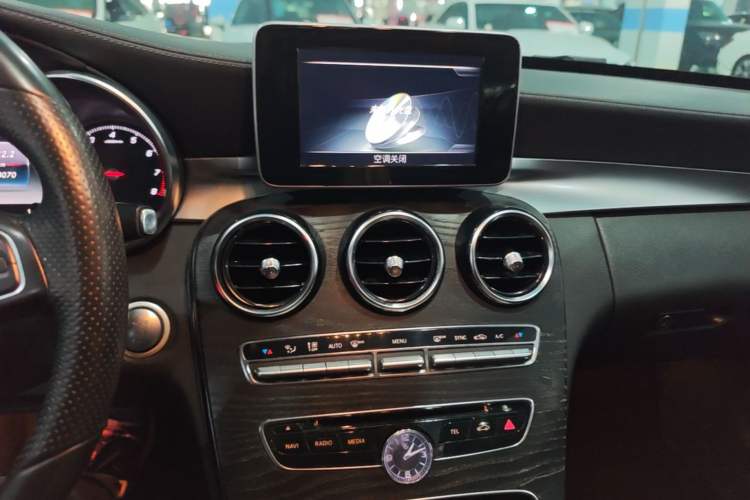 Used Mercedes-Benz C-Class 2015 C 200 L Sport Edition Audio And AC Panel