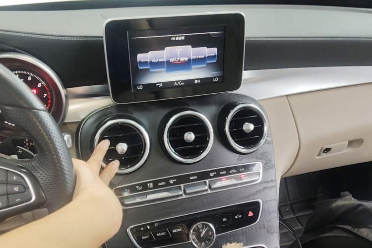 Used Mercedes-Benz C-Class 2015 Revised C 200 L Sport Edition Audio And AC Panel