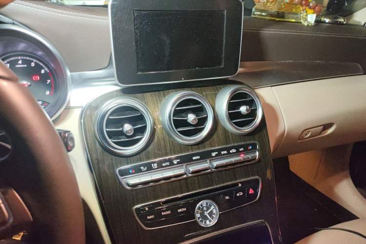 Used Mercedes-Benz C-Class 2015 C 200 L Audio And AC Panel