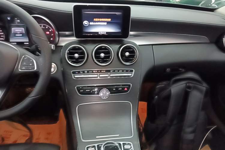 Used Mercedes-Benz C-Class 2015 Revised C 200 L Sport Edition Audio And AC Panel
