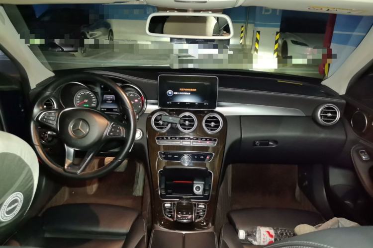 Used Mercedes-Benz C-Class 2015 C 260 L Center Console