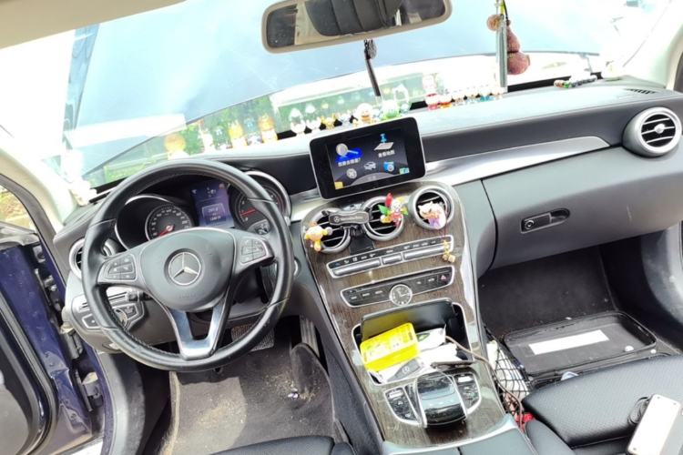 Used Mercedes-Benz C-Class 2015 C 200 L Center Console
