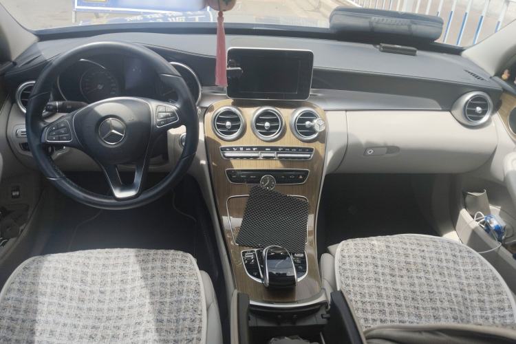 Used Mercedes-Benz C-Class 2015 C 200 L Center Console