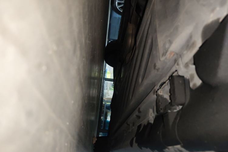 Used Mercedes-Benz C-Class 2015 C 200 Sport Edition 4MATIC Chassis Front Left