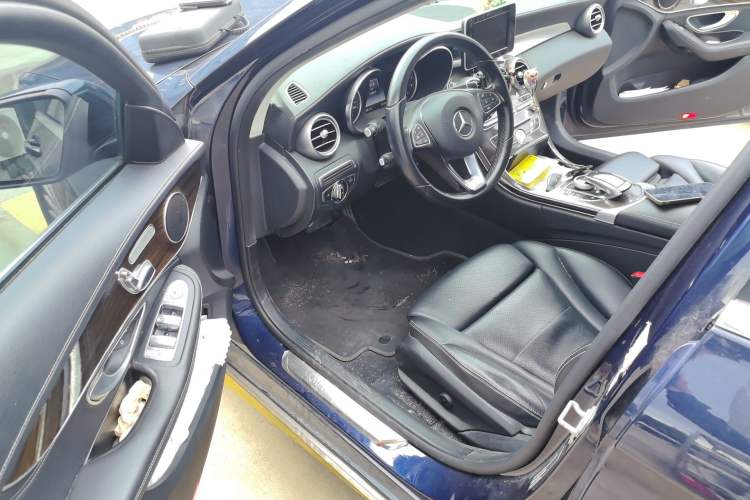 Used Mercedes-Benz C-Class 2015 C 200 L Driver Seat