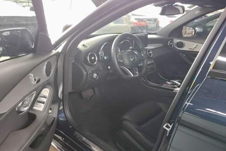 Used Mercedes-Benz C-Class 2015 C 200 Sport Edition Driver Seat