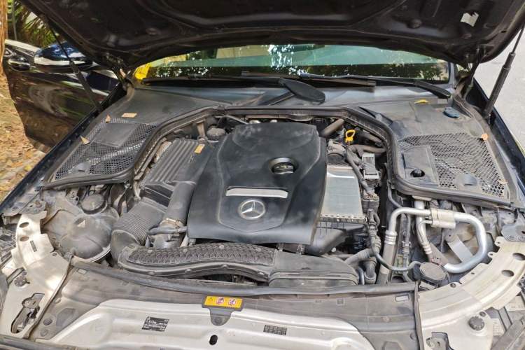 Used Mercedes-Benz C-Class 2015 Facelift C 200 L Engine Bay