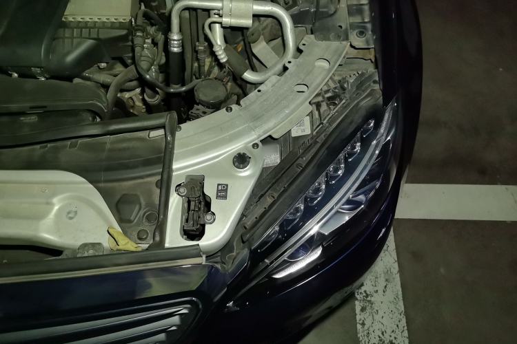 Used Mercedes-Benz C-Class 2015 C 260 L Engine Bay Left