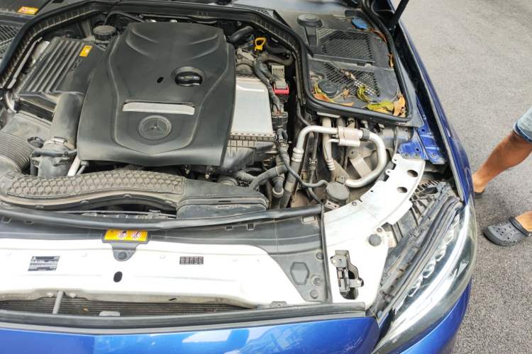 Used Mercedes-Benz C-Class 2015 C 200 L Sport Edition Engine Bay Left