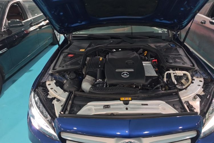 Used Mercedes-Benz C-Class 2015 C 200 L Sport Edition Engine Bay Right