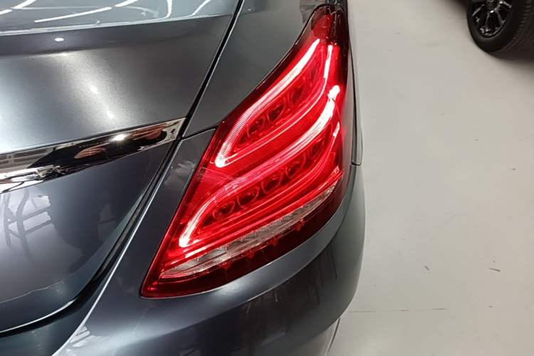 Used Mercedes-Benz C-Class 2015 Revised C 200 L Sport Edition Exterior 3