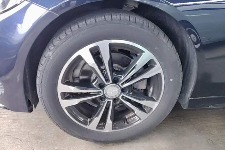 Used Mercedes-Benz C-Class 2015 C 200 Sport Edition Exterior 4