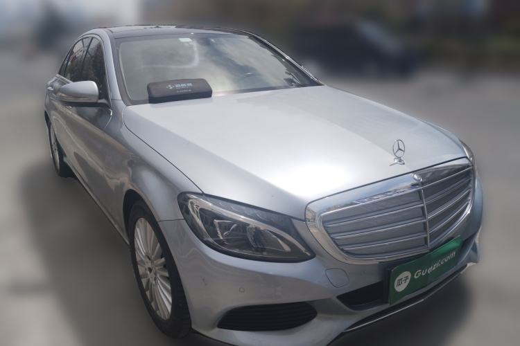 Used Mercedes-Benz C-Class 2015 C 200 L Front Right 45 Deg
