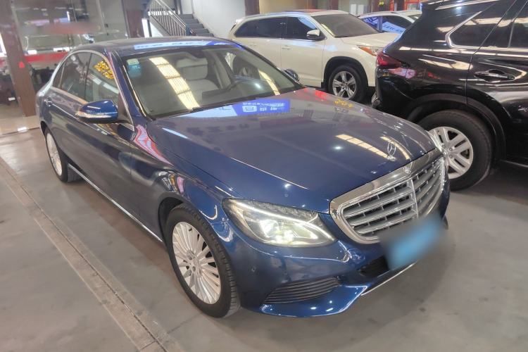 Used Mercedes-Benz C-Class 2015 C 180 L Front Right 45 Deg
