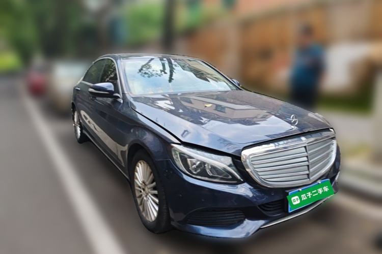 Used Mercedes-Benz C-Class 2015 C 200 L Front Right 45 Deg