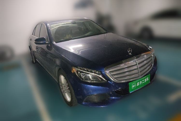 Used Mercedes-Benz C-Class 2015 C 200 L Front Right 45 Deg