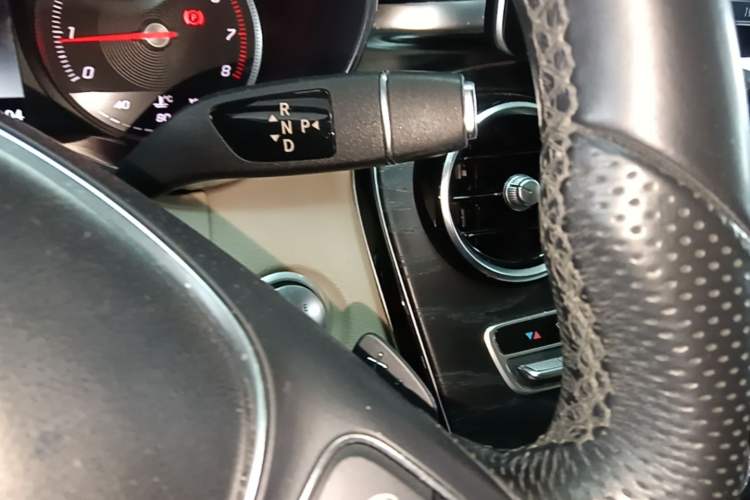 Used Mercedes-Benz C-Class 2015 Revised C 200 L Sport Edition Gear Lever