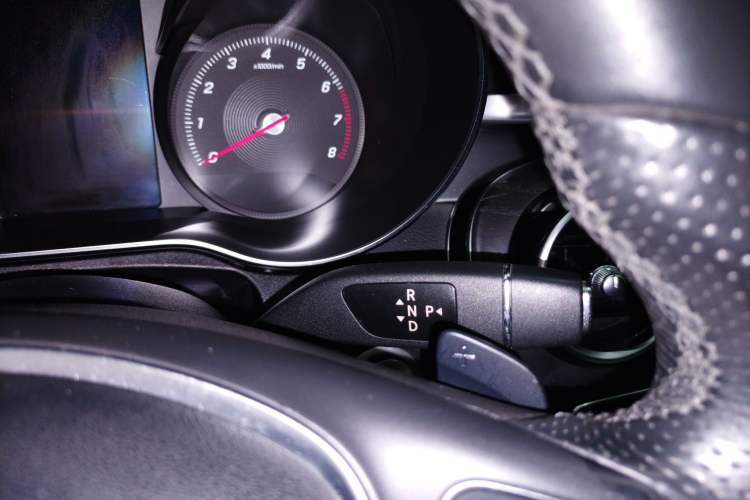 Used Mercedes-Benz C-Class 2015 Restyled C 180 L Sport Edition Gear Lever