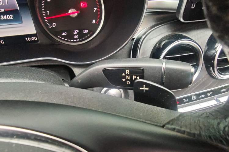 Used Mercedes-Benz C-Class 2015 Restyled C 180 L Sport Edition Gear Lever