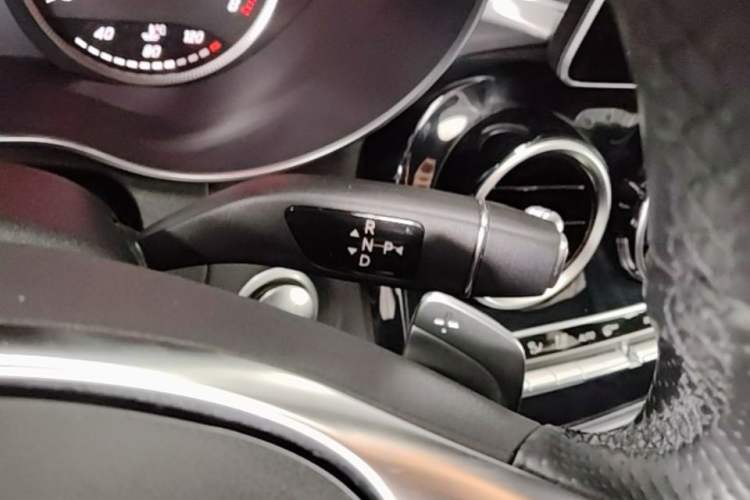 Used Mercedes-Benz C-Class 2015 C 200 Sport Edition Gear Lever