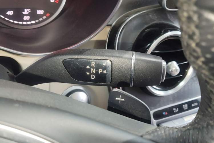 Used Mercedes-Benz C-Class 2015 Revised C 200 L Sport Edition Gear Lever
