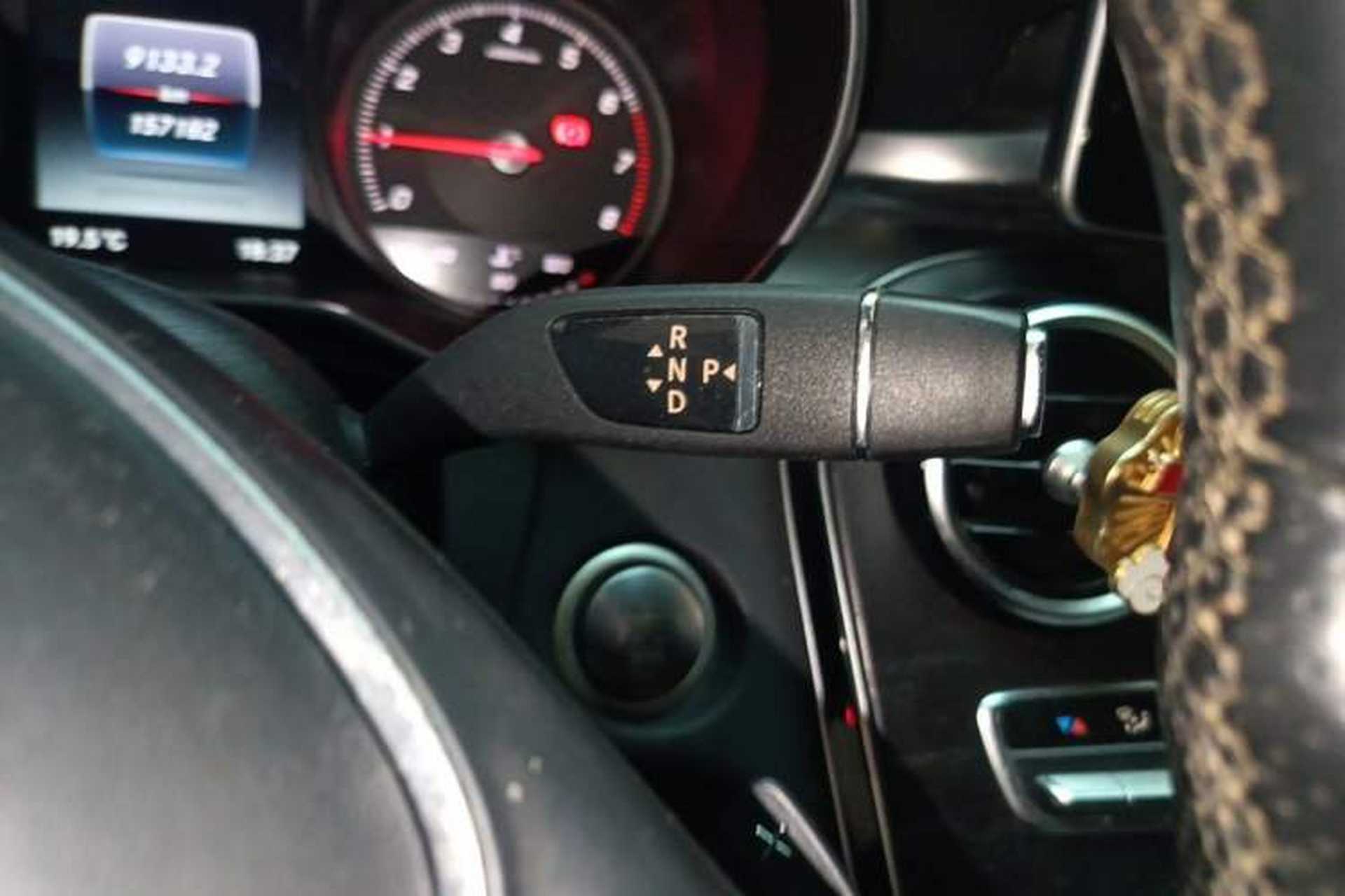 Used Mercedes-Benz C-Class 2015 Revised C 200 L Sport Edition Gear Lever