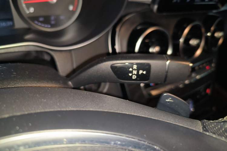 Used Mercedes-Benz C-Class 2015 Revised C 200 L Sport Edition Gear Lever