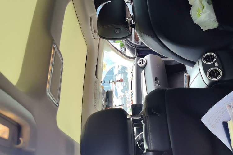 Used Mercedes-Benz C-Class 2015 C 200 L Headliner