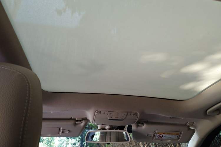 Used Mercedes-Benz C-Class 2015 Facelift C 200 L Headliner