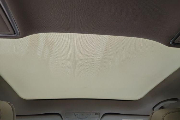 Used Mercedes-Benz C-Class 2015 C 200 L Headliner