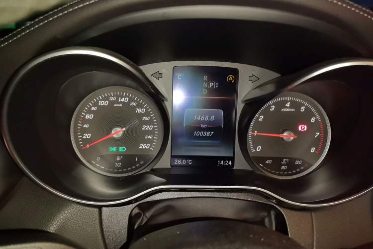 Used Mercedes-Benz C-Class 2015 C 260 L Instrument Cluster
