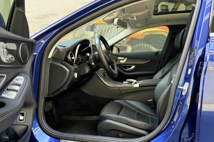 Used Mercedes-Benz C-Class 2015 C 200 L 4MATIC Sport Edition Interior 1