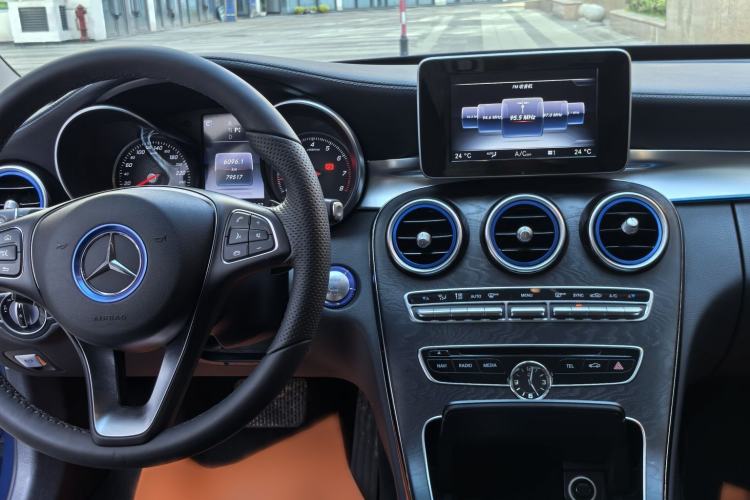 Used Mercedes-Benz C-Class 2015 Restyled C 180 L Sport Edition Interior 3