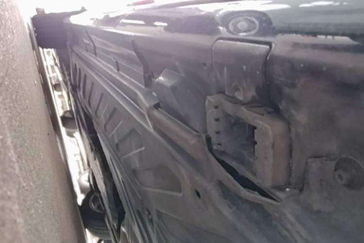 Used Mercedes-Benz C-Class 2015 C 200 Sport Edition Left Side Sill