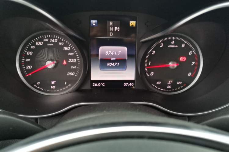 Used Mercedes-Benz C-Class 2015 C 200 Sport Edition Odometer Close Up