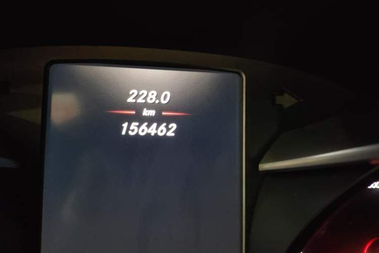 Used Mercedes-Benz C-Class 2015 Restyled C 180 L Sport Edition Odometer Close Up