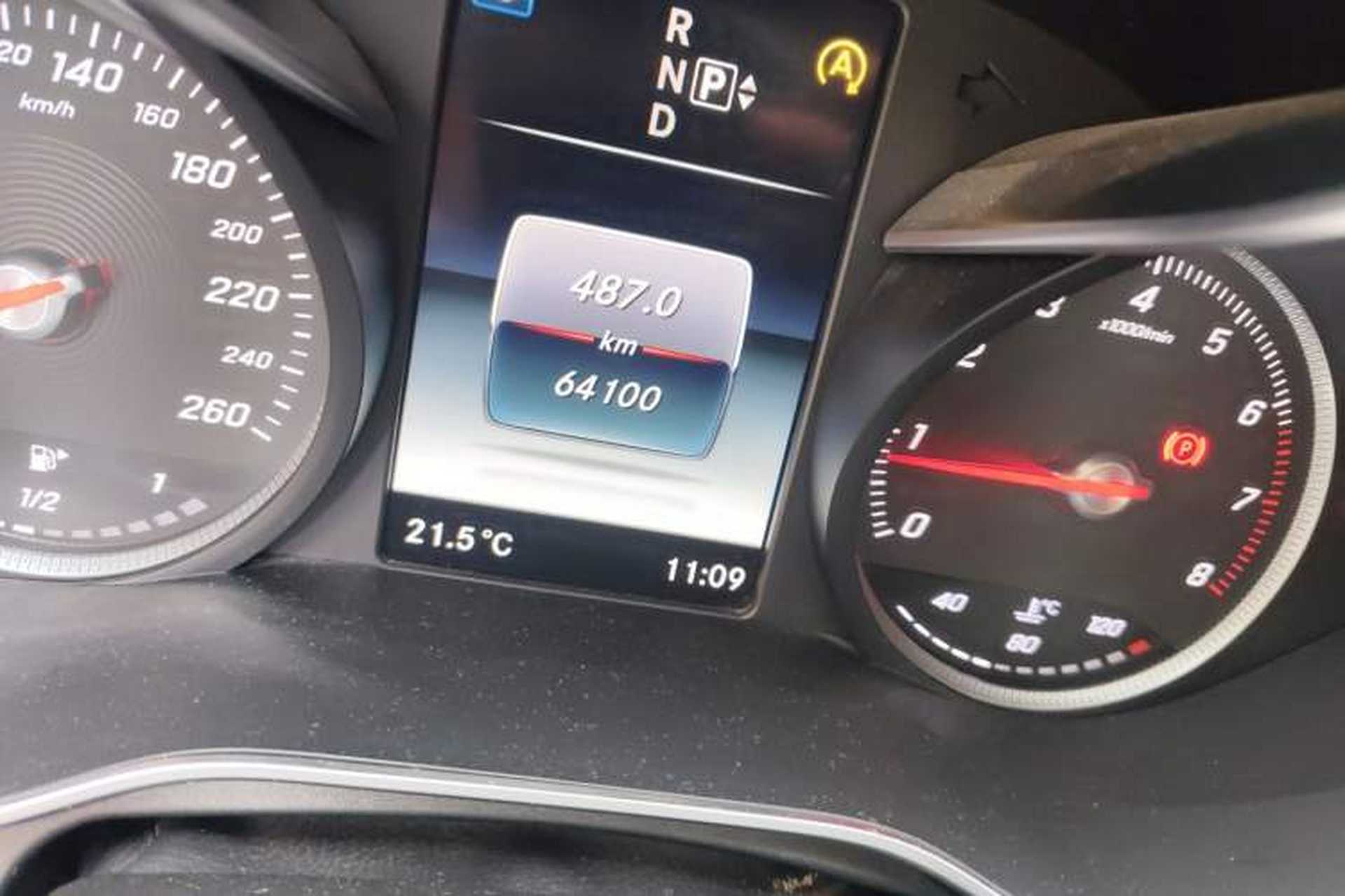 Used Mercedes-Benz C-Class 2015 Revised C 200 L Sport Edition Odometer Close Up