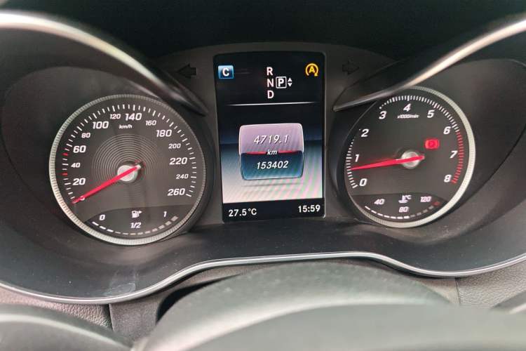 Used Mercedes-Benz C-Class 2015 Restyled C 180 L Sport Edition Odometer Close Up