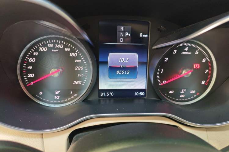 Used Mercedes-Benz C-Class 2015 Facelift C 200 L Odometer Close Up