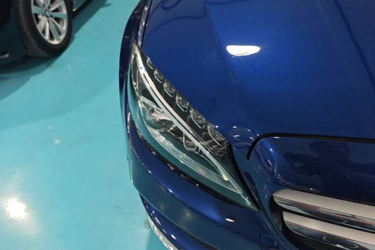 Used Mercedes-Benz C-Class 2015 C 200 L Sport Edition Right Front Headlight