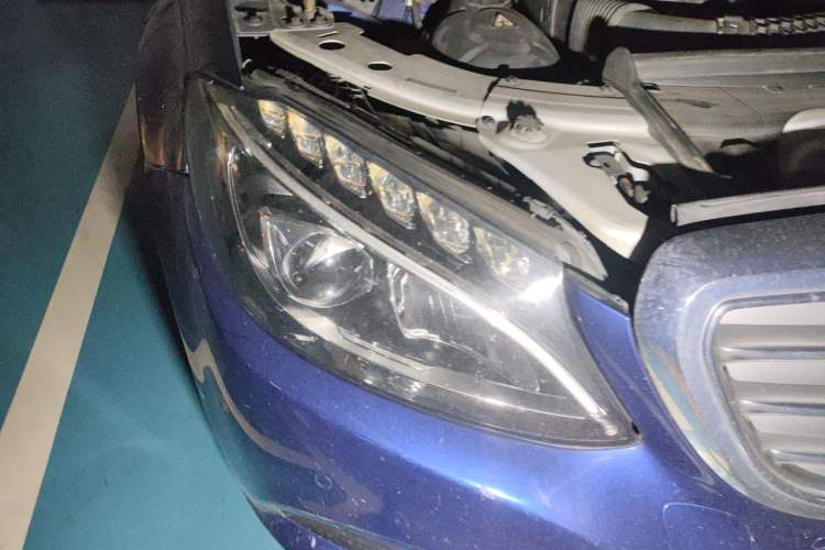 Used Mercedes-Benz C-Class 2015 C 200 L Right Front Headlight