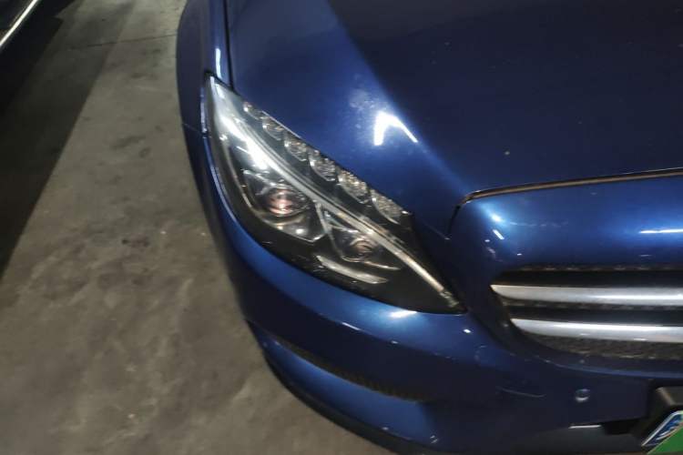 Used Mercedes-Benz C-Class 2015 C 200 Sport Edition 4MATIC Right Front Headlight