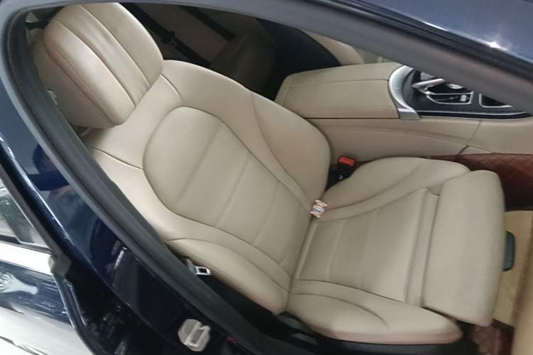 Used Mercedes-Benz C-Class 2015 Revised C 200 L Sport Edition Right Front Seat