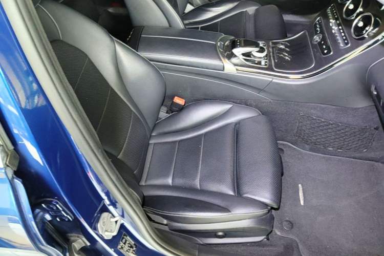 Used Mercedes-Benz C-Class 2015 Restyled C 180 L Sport Edition Right Front Seat