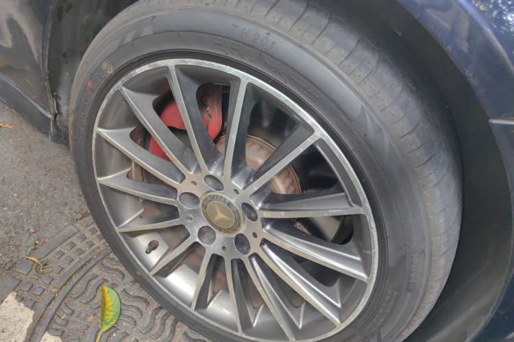 Used Mercedes-Benz C-Class 2015 C 260 L Sport Edition Right Front Wheel Hub