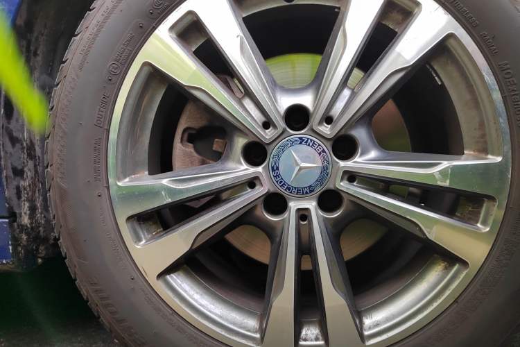 Used Mercedes-Benz C-Class 2015 Revised C 200 L Sport Edition Right Front Wheel Hub