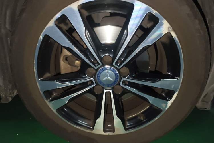 Used Mercedes-Benz C-Class 2015 C 200 Sport Edition Right Front Wheel Hub